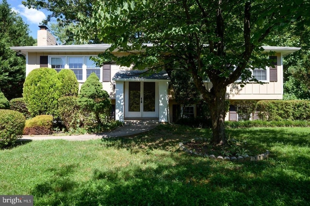 3409 Beverly Drive - Photo 0