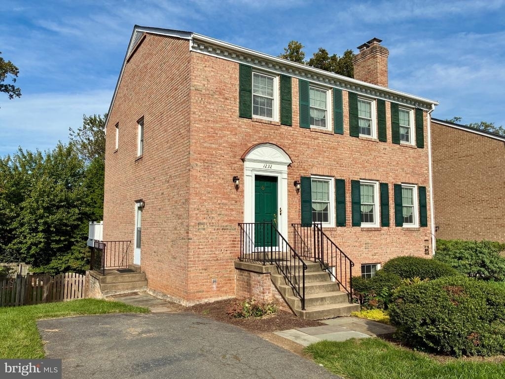 1232 Pine Hill Road - Photo 2