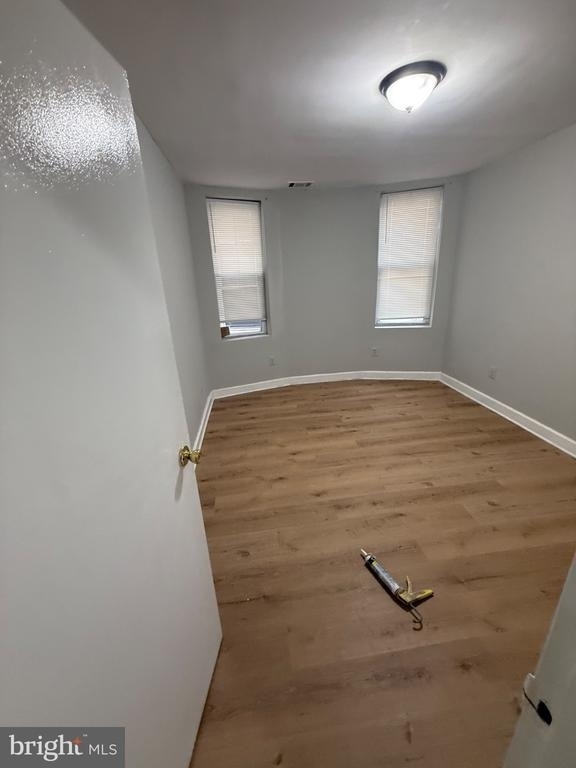 1016 W Erie Avenue - Photo 4