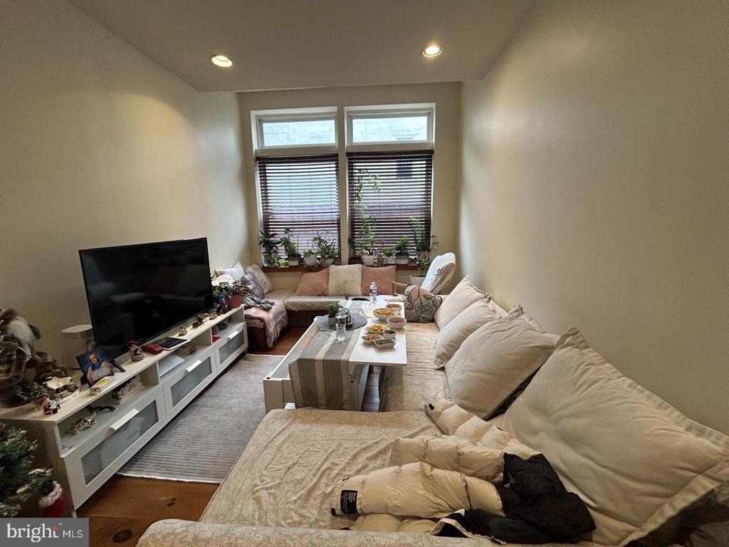 721 Sansom Street - Photo 1