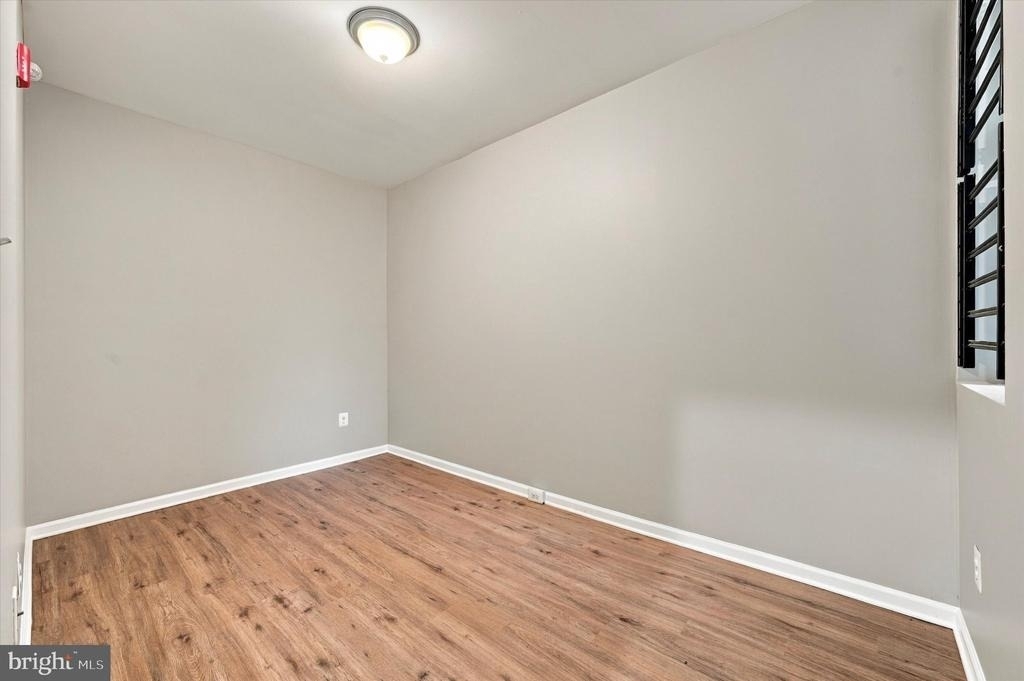 2261 N Park Avenue - Photo 20