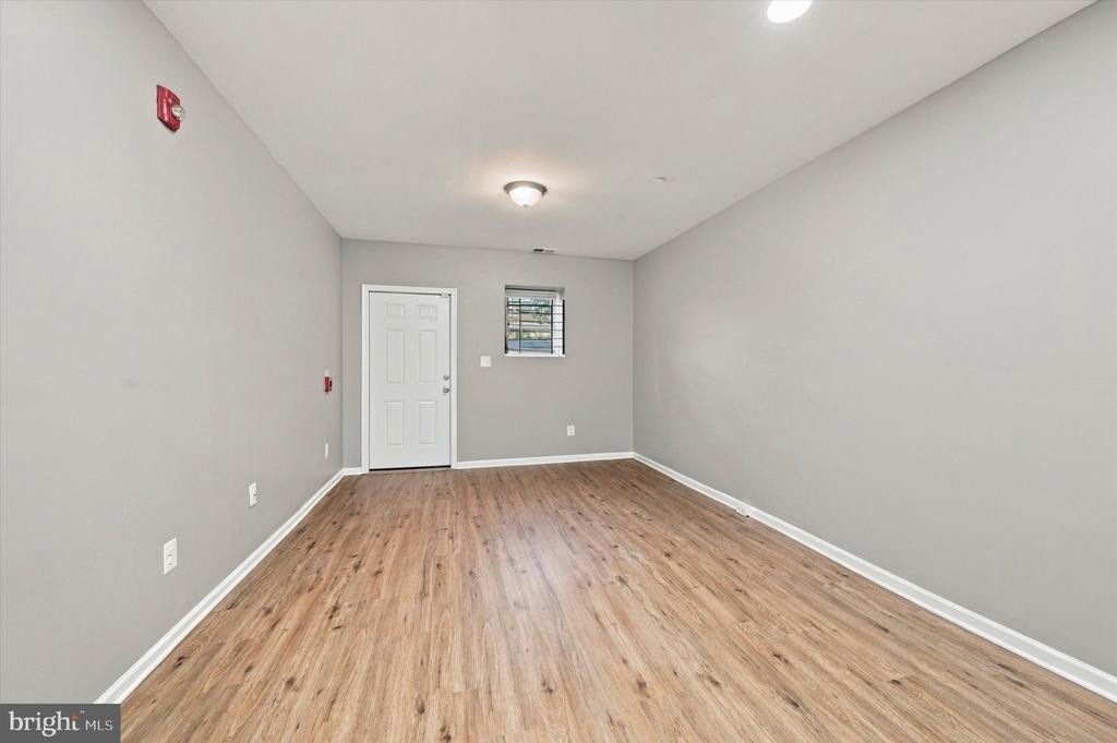 2261 N Park Avenue - Photo 7