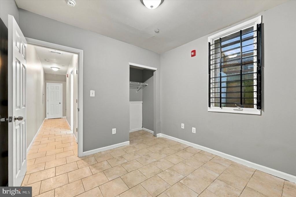 2261 N Park Avenue - Photo 18
