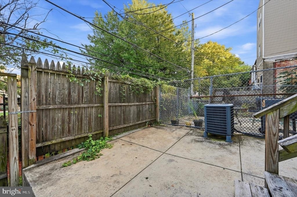 2261 N Park Avenue - Photo 10