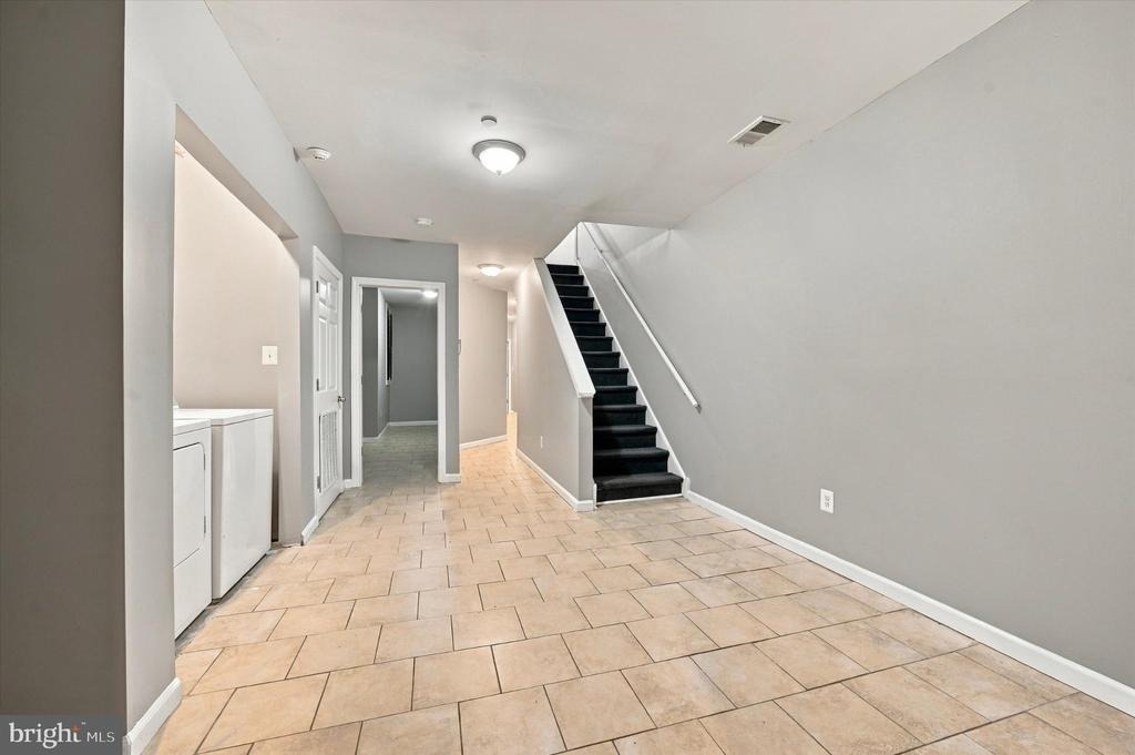 2261 N Park Avenue - Photo 13