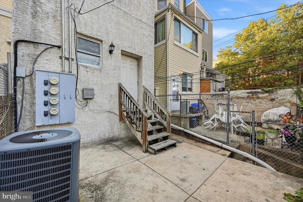 2261 N Park Avenue - Photo 11