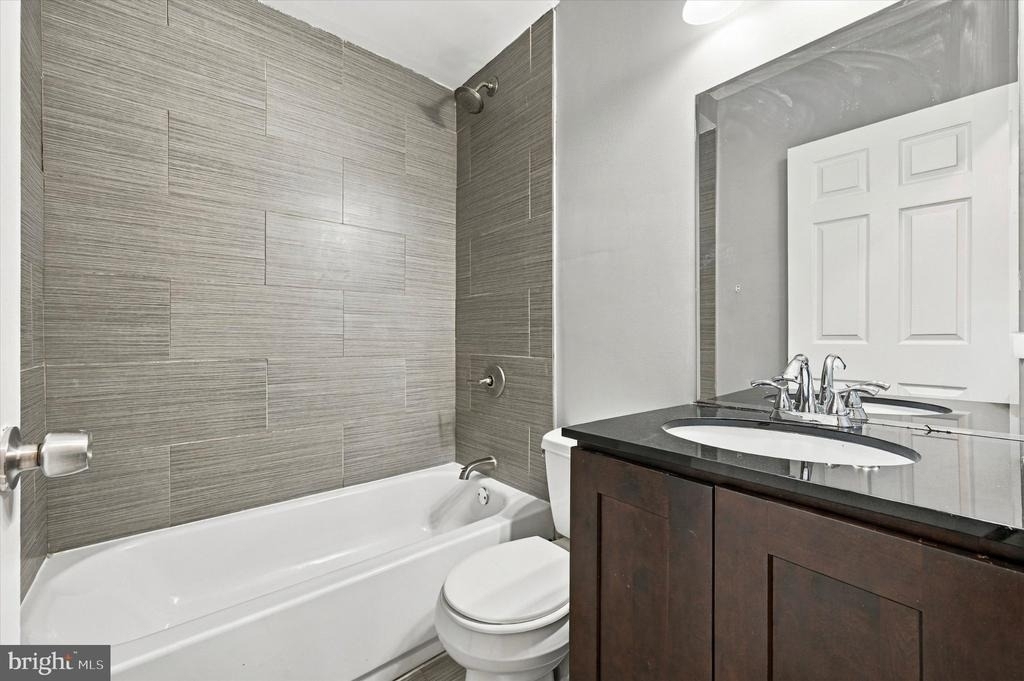 2261 N Park Avenue - Photo 16