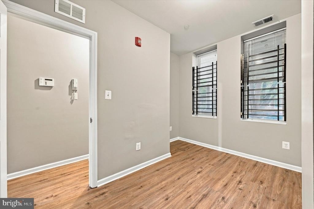 2261 N Park Avenue - Photo 4