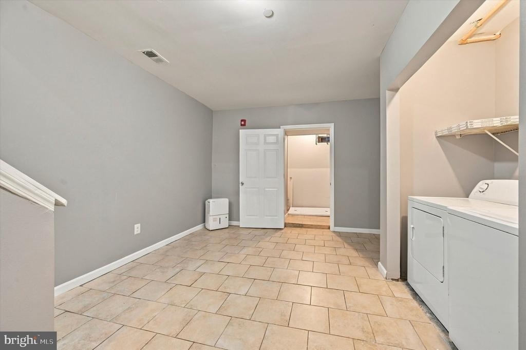 2261 N Park Avenue - Photo 15