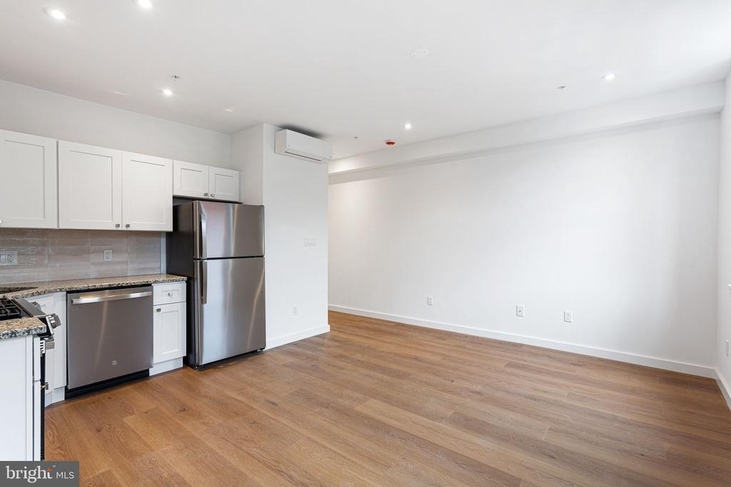 709 S 19th Street - Photo 2