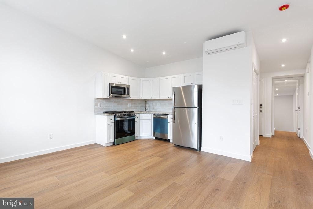709 S 19th Street - Photo 0