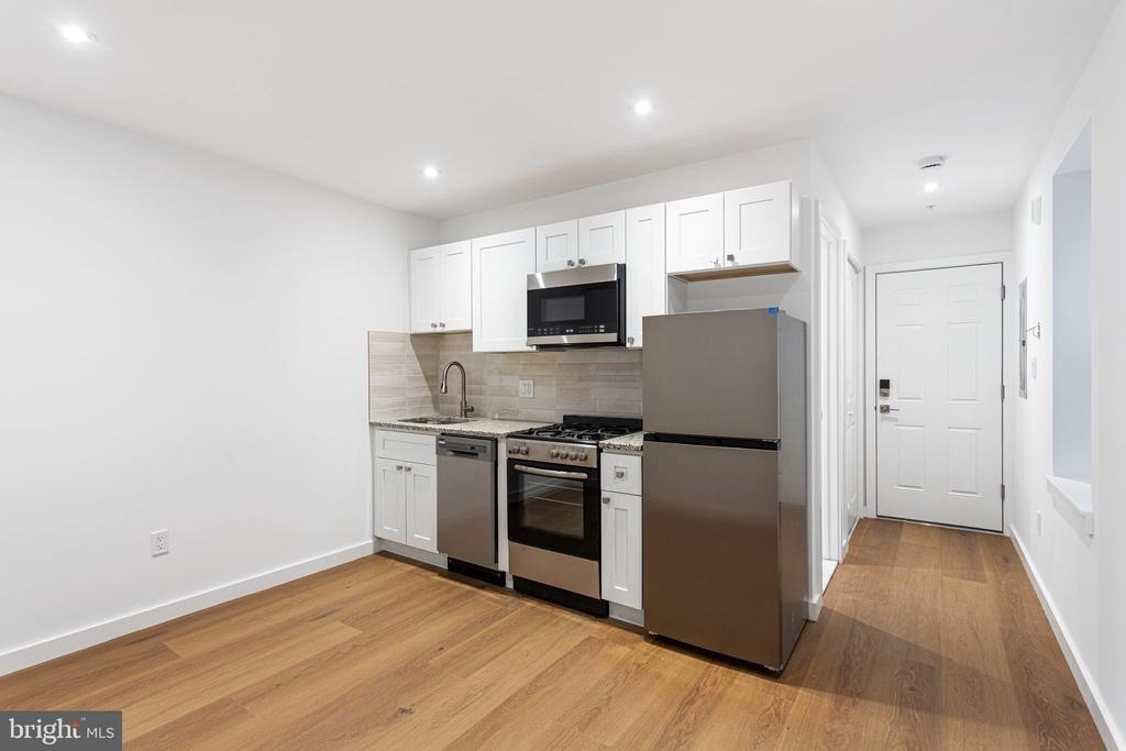 709 S 19th Street - Photo 0