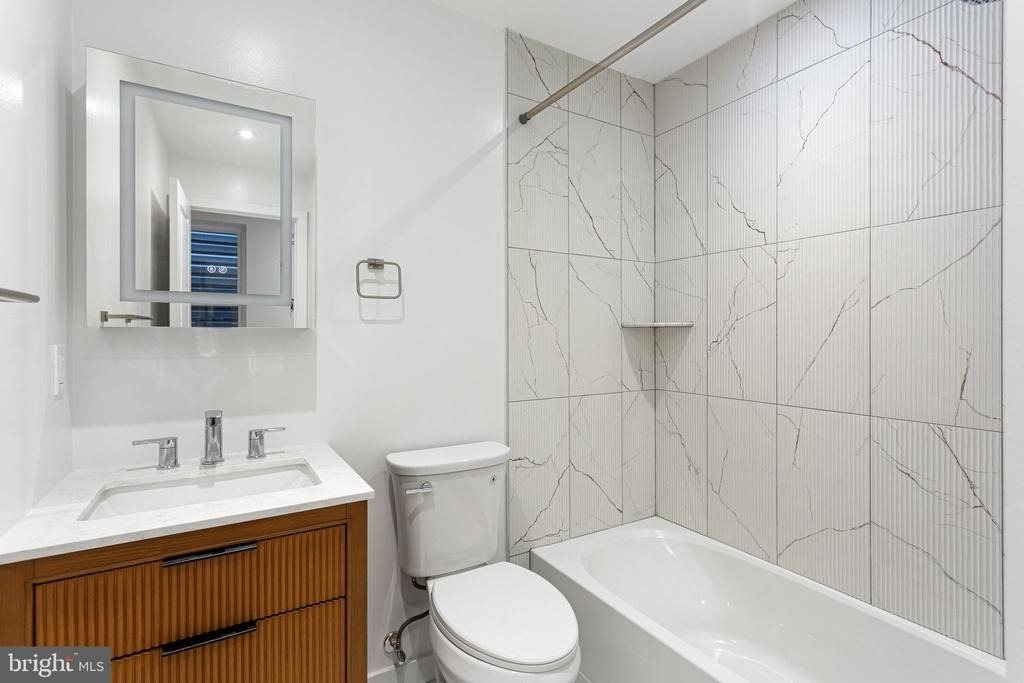 709 S 19th Street - Photo 2