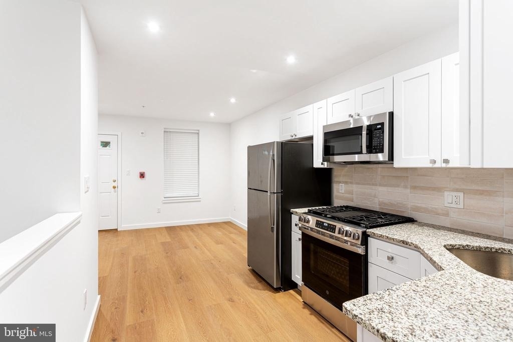 709 S 19th Street - Photo 2