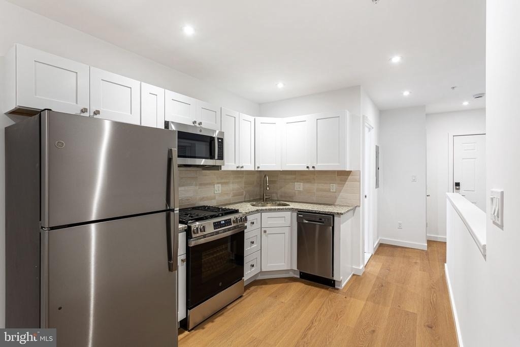 709 S 19th Street - Photo 0