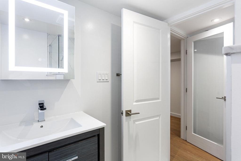 709 S 19th Street - Photo 5