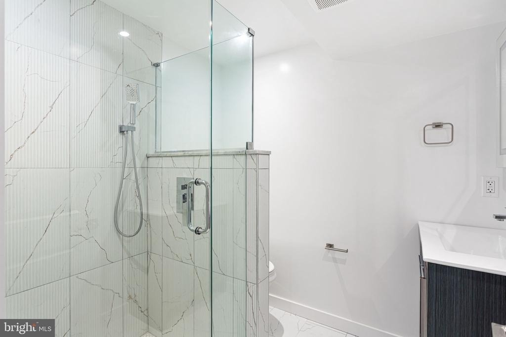 709 S 19th Street - Photo 4