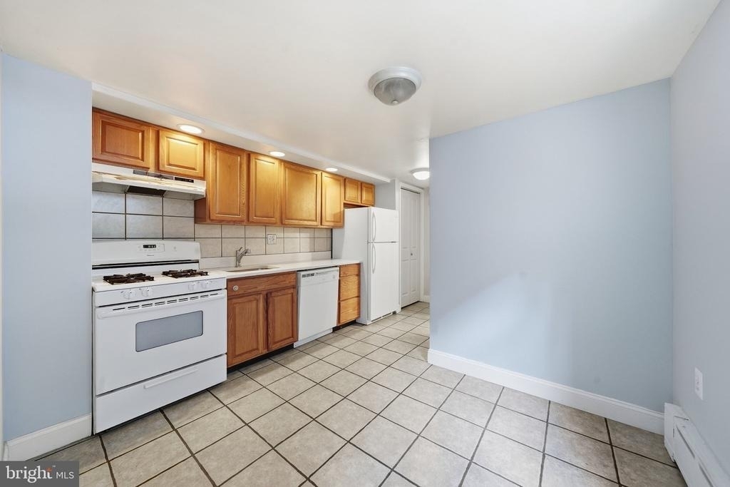 625 Catharine Street - Photo 4