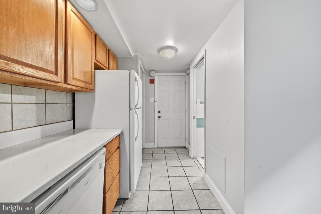 625 Catharine Street - Photo 1