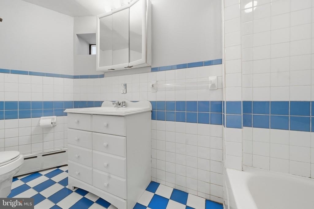 625 Catharine Street - Photo 8
