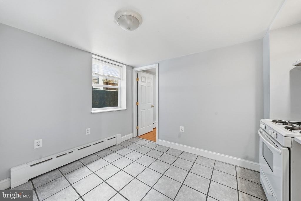625 Catharine Street - Photo 3