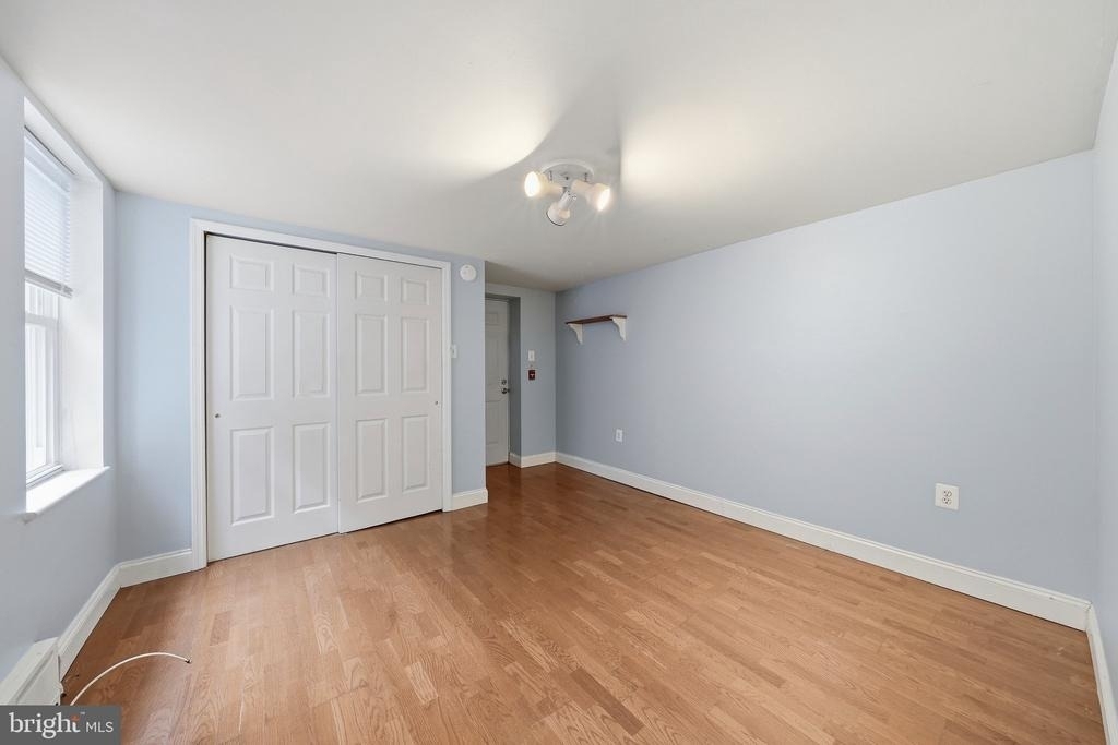 625 Catharine Street - Photo 9