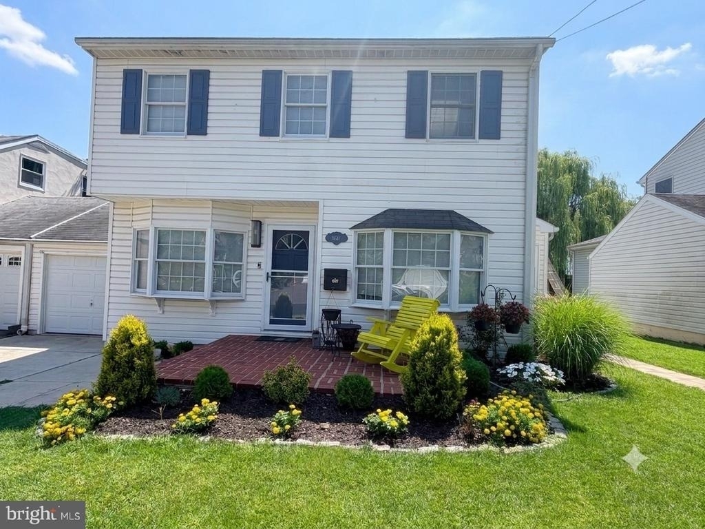 831 Hamel Avenue - Photo 0
