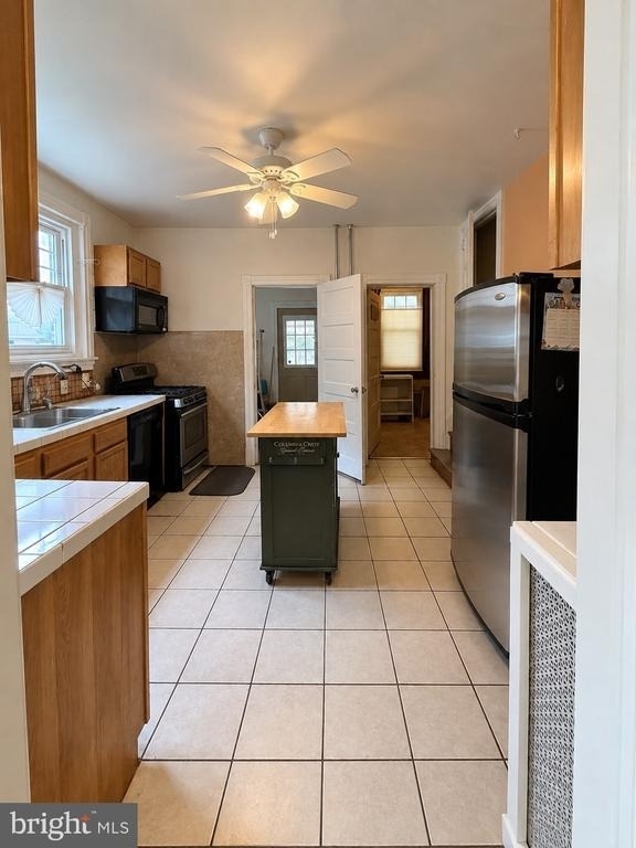 557 Hamilton Street - Photo 7