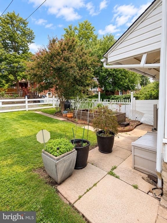 557 Hamilton Street - Photo 20