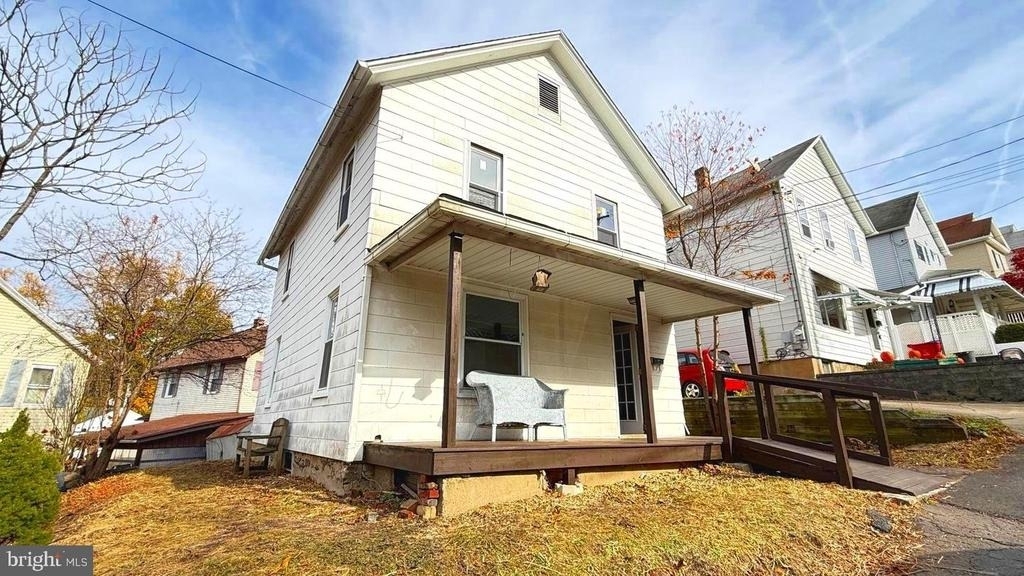 6 Fern Ave - Photo 1