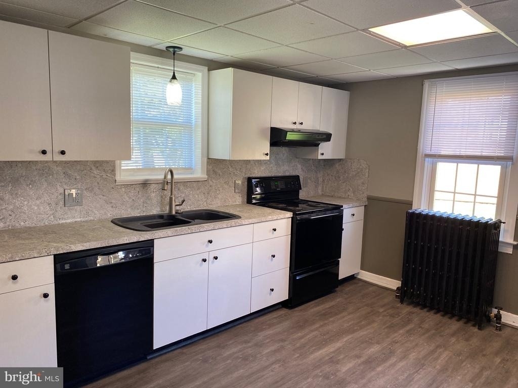 111 Middle Road - Photo 8