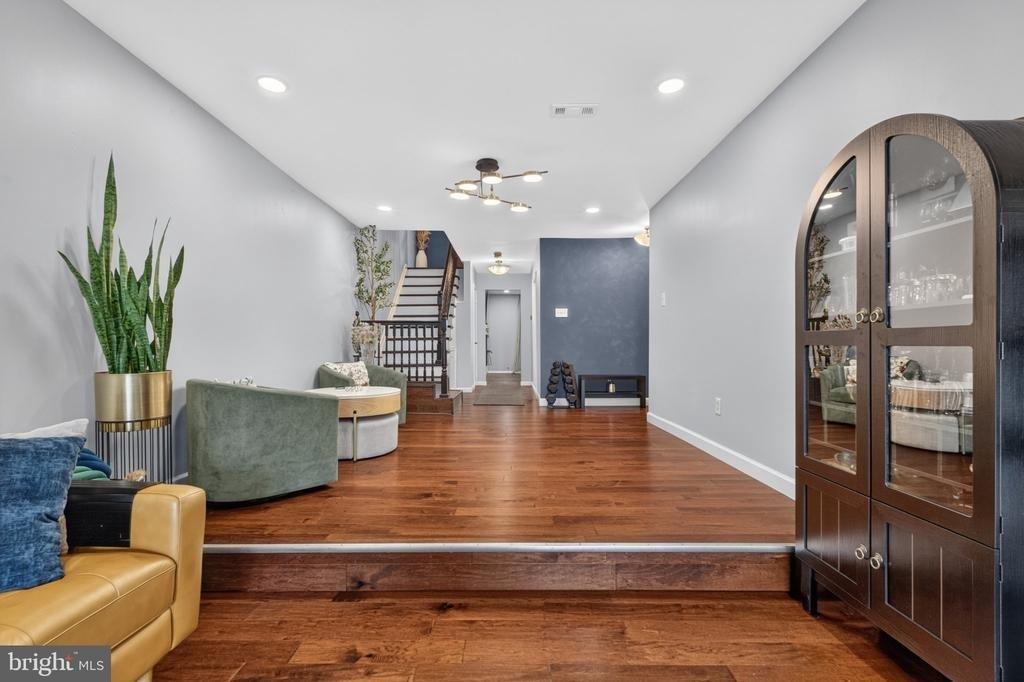 49 Chatham Court - Photo 2