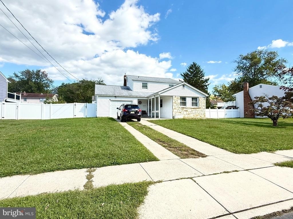 237 5th Avenue W - Photo 22