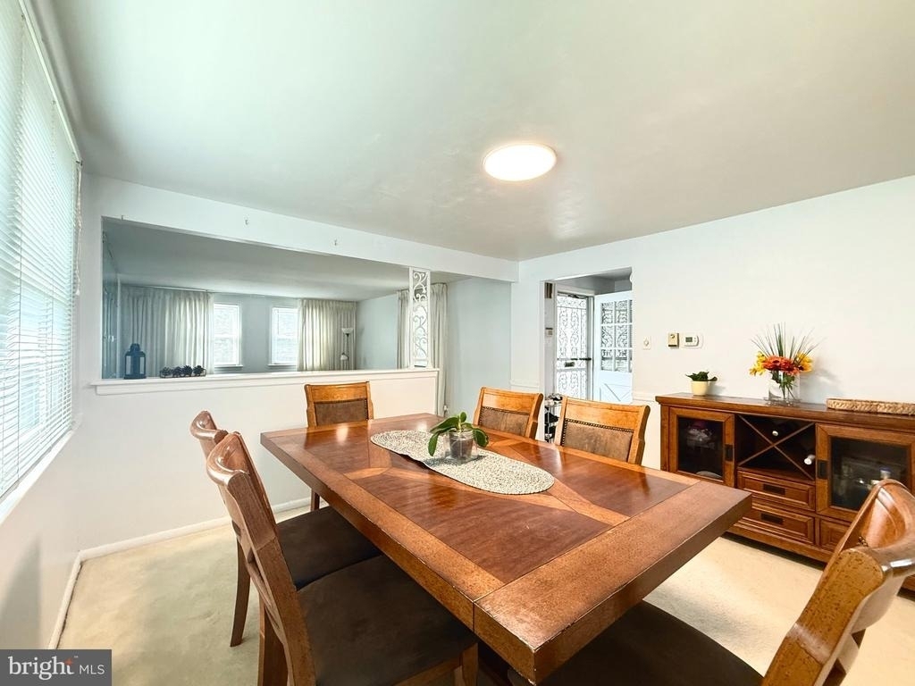 237 5th Avenue W - Photo 4