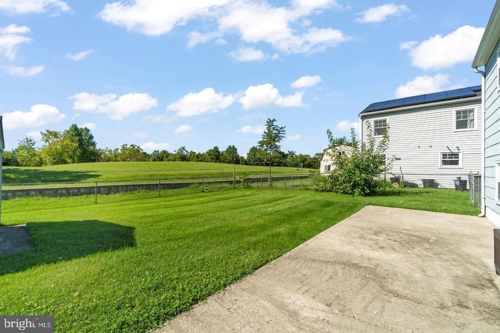 406 Memorial Avenue - Photo 14