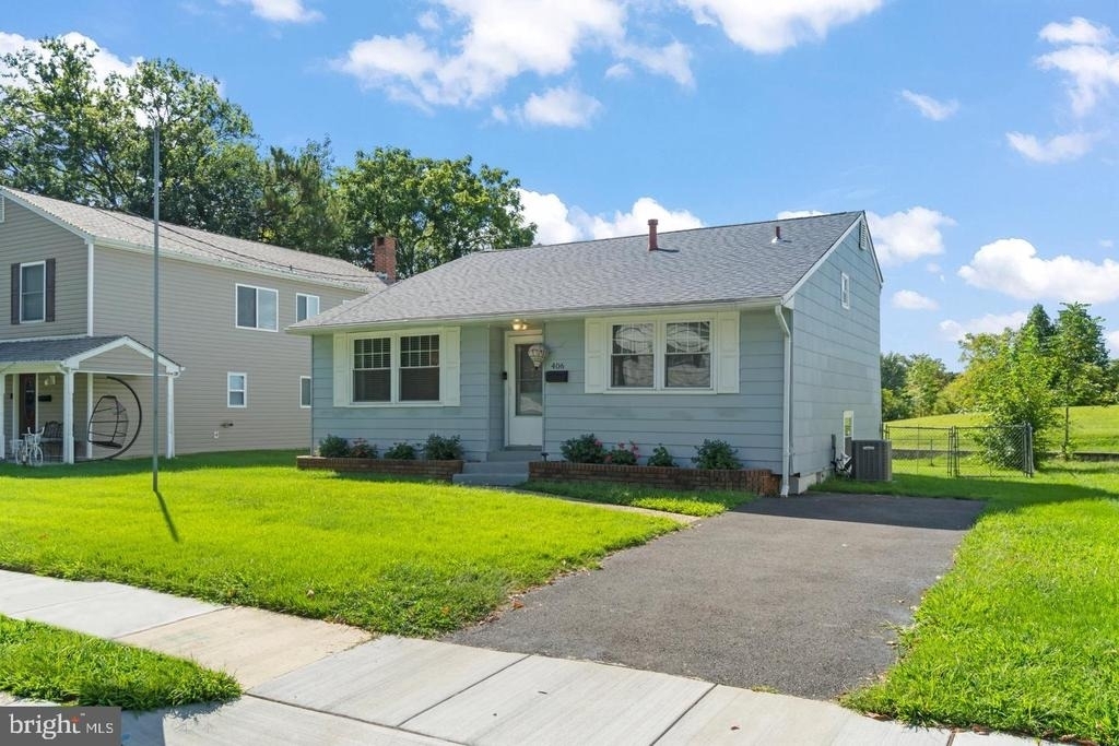 406 Memorial Avenue - Photo 1