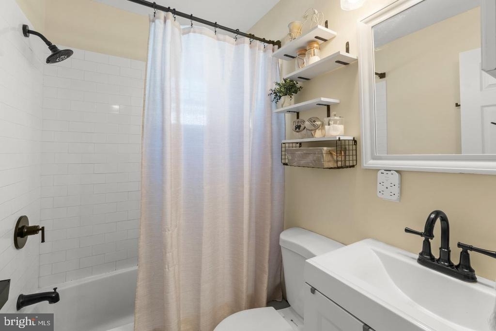 406 Memorial Avenue - Photo 11