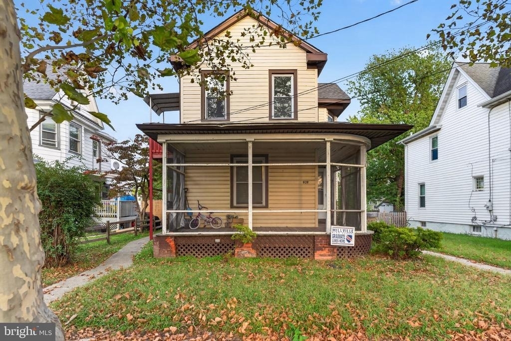 909 N 4th Street - Photo 0