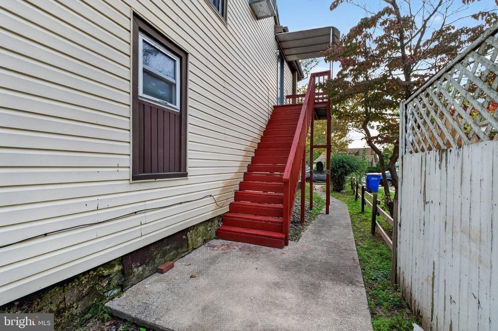 909 N 4th Street - Photo 11