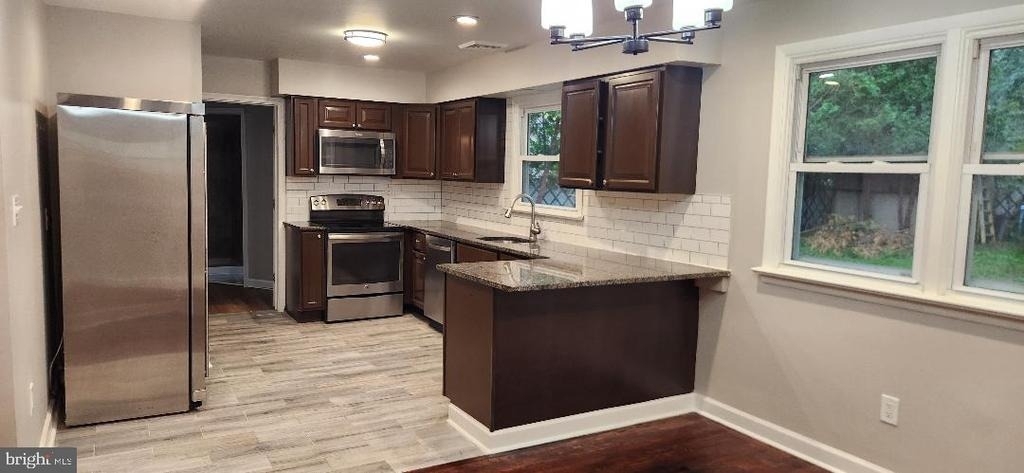 70 Iris Street - Photo 1