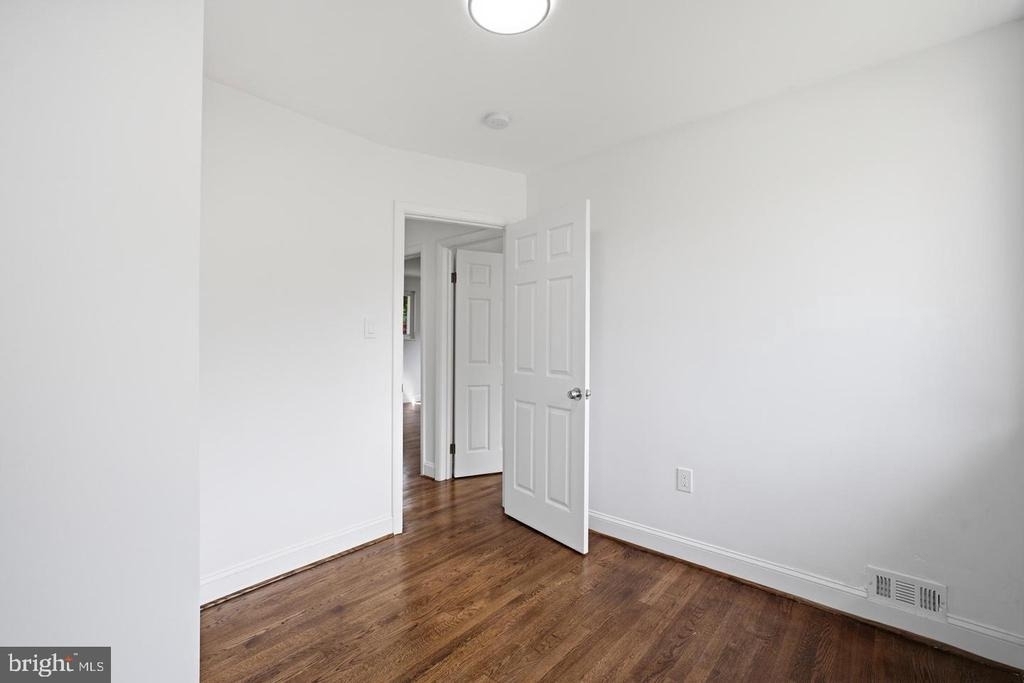 7410 Baylor Avenue - Photo 24