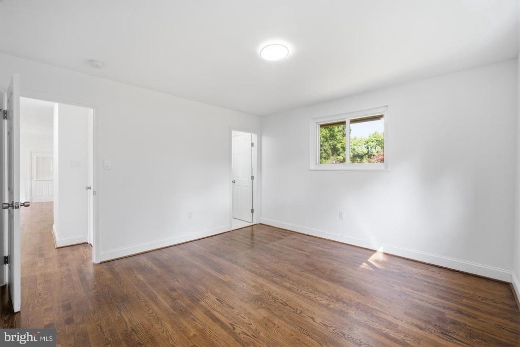 7410 Baylor Avenue - Photo 17