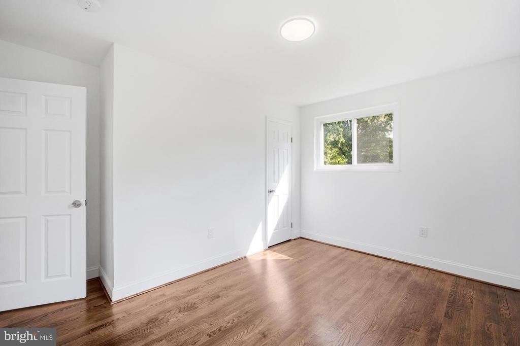 7410 Baylor Avenue - Photo 21