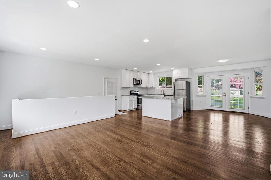 7410 Baylor Avenue - Photo 4