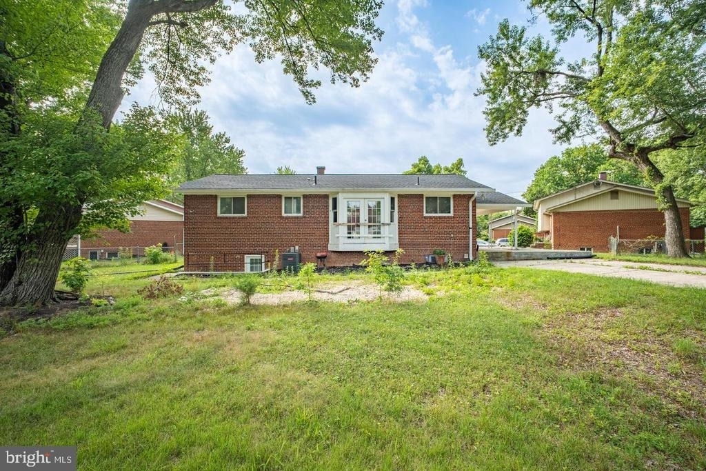 7410 Baylor Avenue - Photo 35