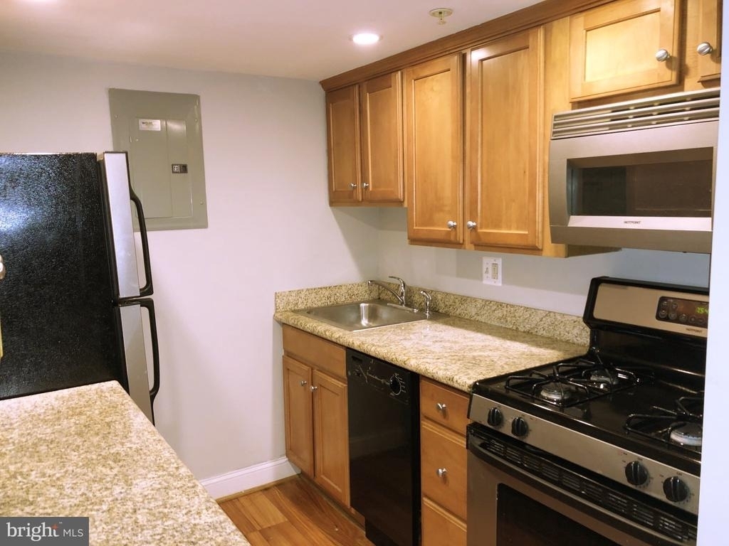610 Main Street - Photo 0