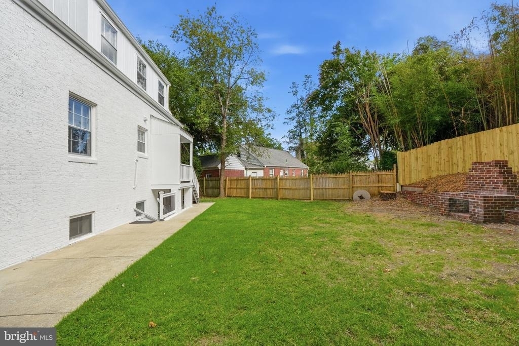 7200 Wells Parkway - Photo 36