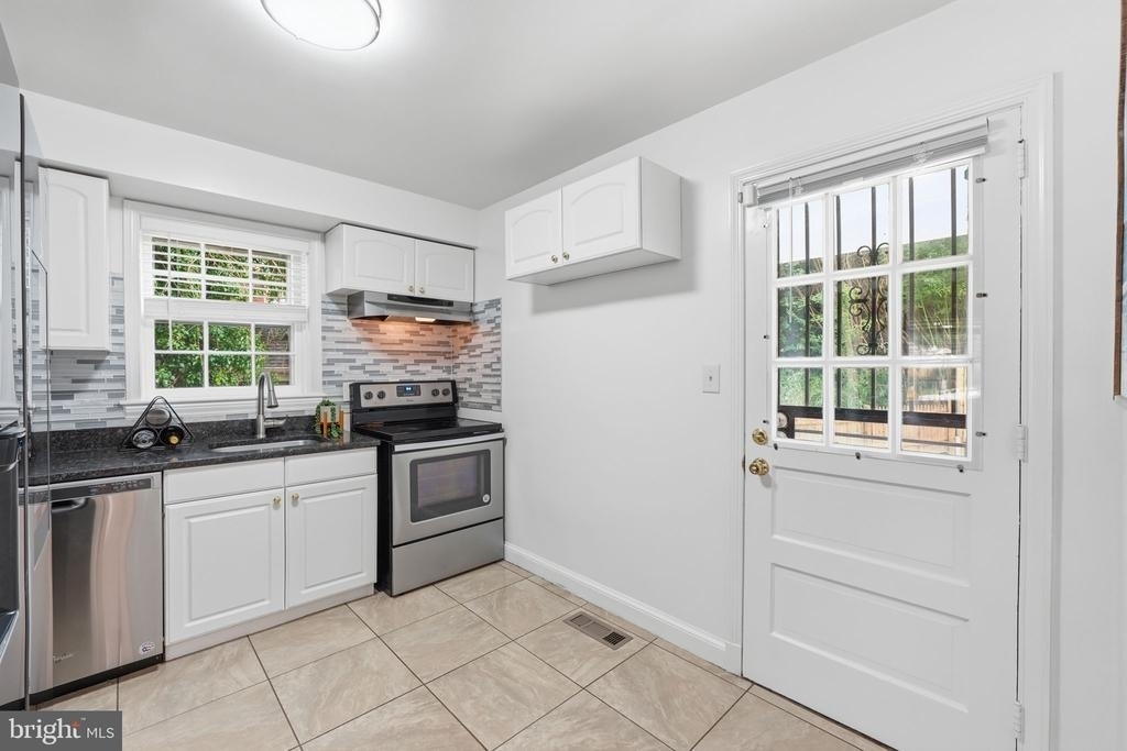 7200 Wells Parkway - Photo 13