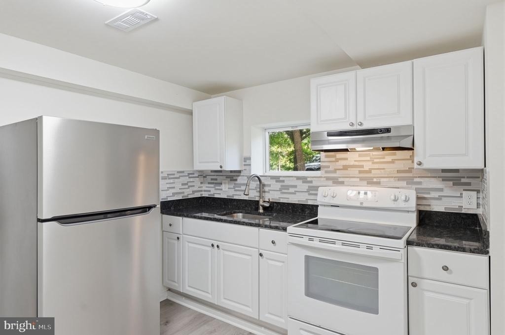 7200 Wells Parkway - Photo 27