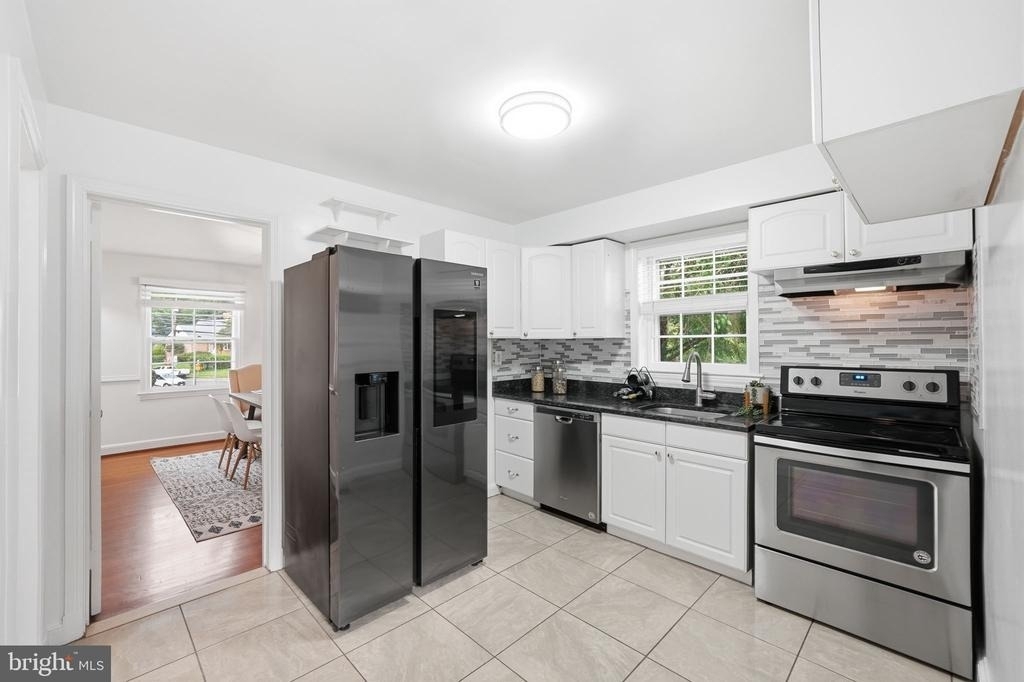 7200 Wells Parkway - Photo 10